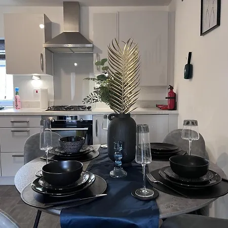 Apartment 2 Bedroom *